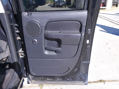 Used 2005 Dodge Ram 1500 Truck SLT image 12