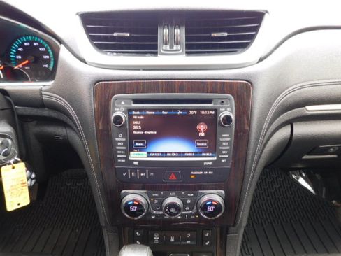Used 2016 Chevrolet Traverse LT image 14