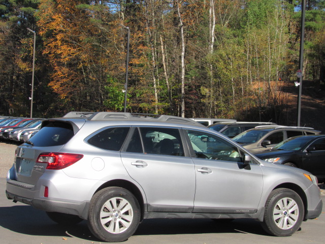 Used 2015 Subaru Outback 2.5i Premium AWD/4WD image 10