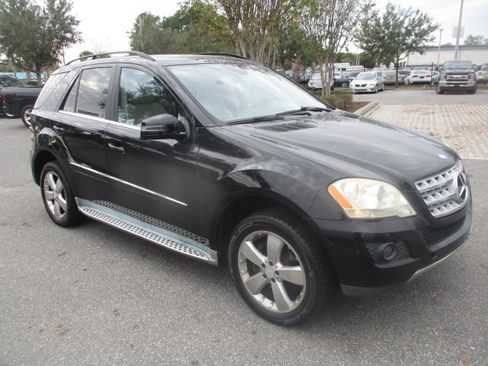 Used 2011 Mercedes-Benz ML 350 image 3