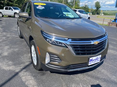 Used 2023 Chevrolet Equinox LT image 3