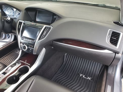 Used 2015 Acura TLX FWD image 11