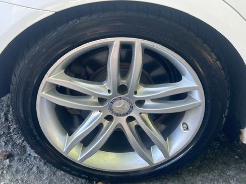 Used 2013 Mercedes-Benz C 300 4MATIC Sedan image 29