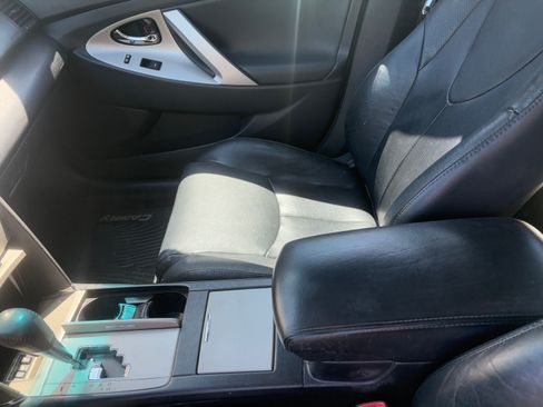 Used 2010 Toyota Camry FWD image 10