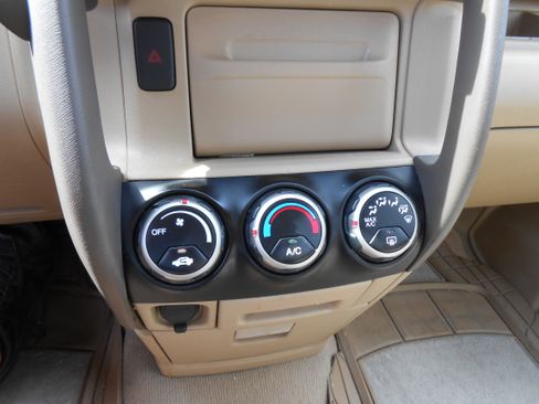 Used 2005 Honda CR-V LX image 19