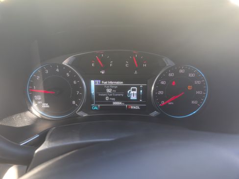 Used 2018 Chevrolet Equinox Premier image 18