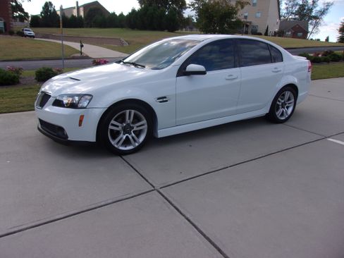 Used 2008 Pontiac G8 RWD image 1