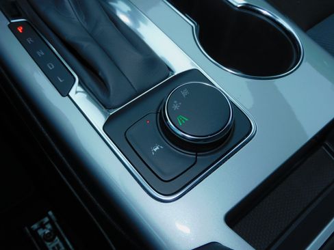 Used 2024 Chevrolet Blazer LT image 28