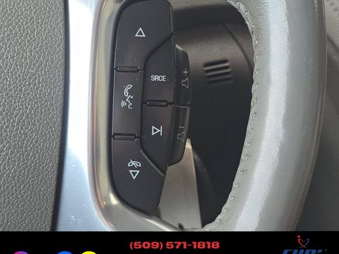 Used 2015 Chevrolet Traverse LTZ image 12