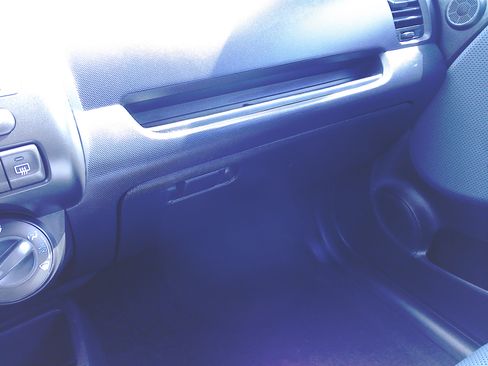 Used 2008 Honda Fit Sport image 16