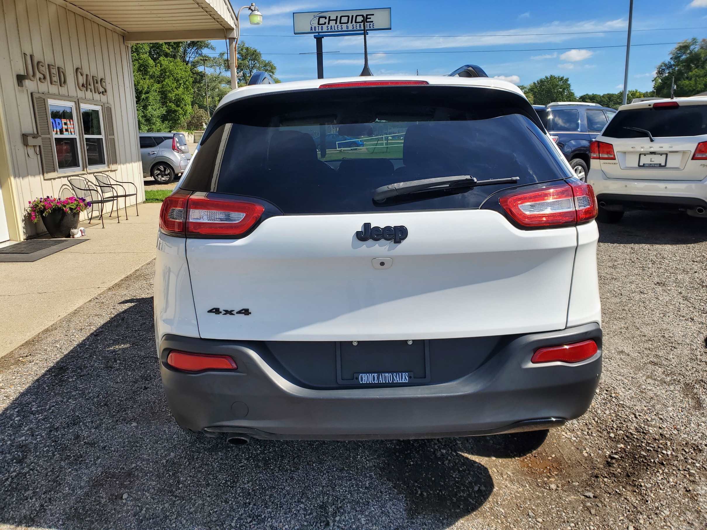Used 2018 Jeep Cherokee 4WD Latitude image 4