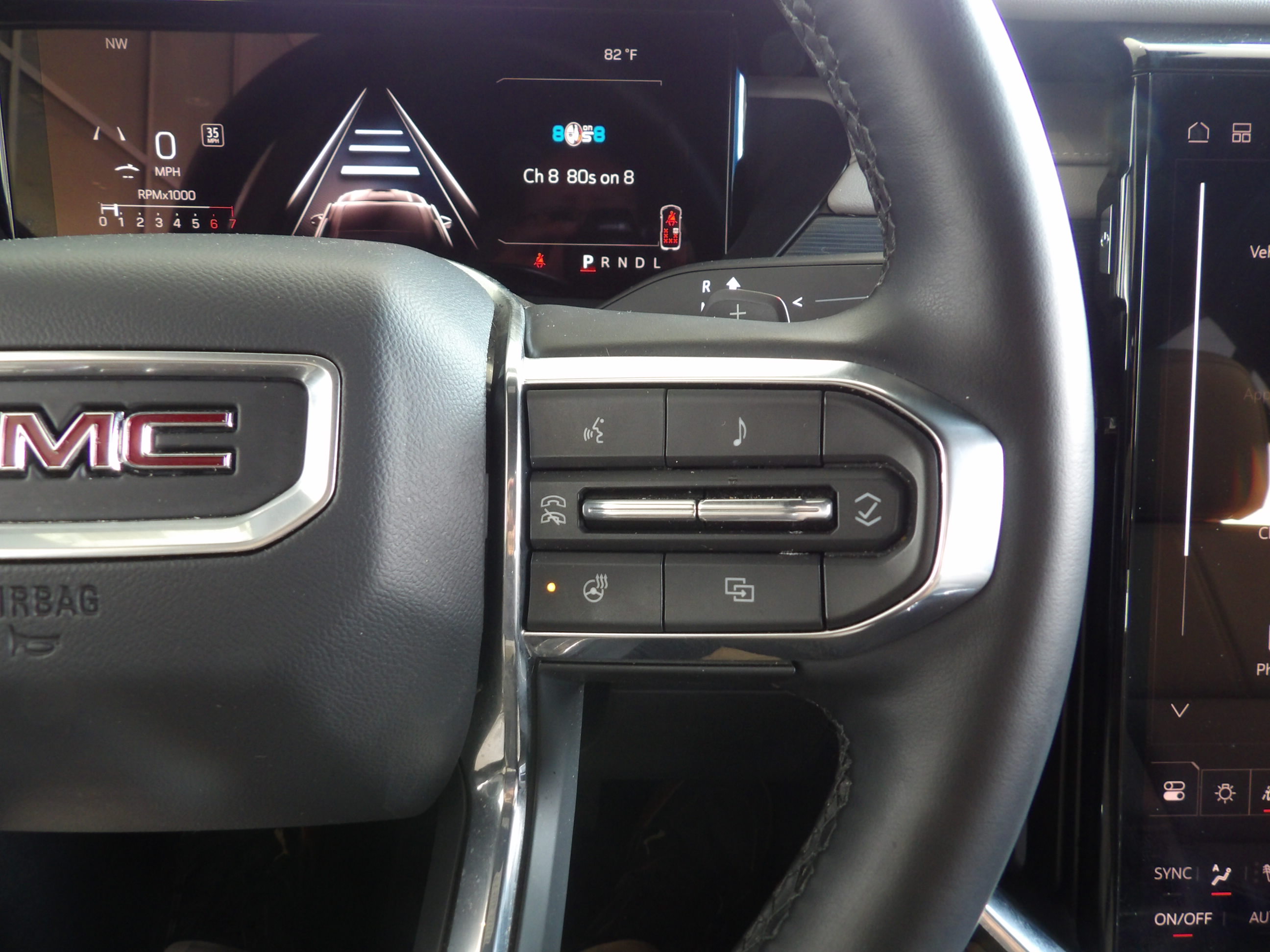 Used 2026 GMC Acadia FWD Elevation image 25