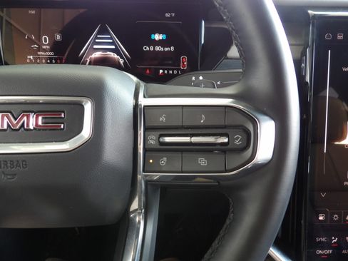 Used 2026 GMC Acadia FWD Elevation image 25
