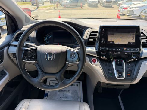 Used 2019 Honda Odyssey EX-L w/ RES & Navigation image 16