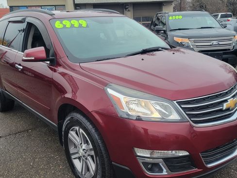 Used 2016 Chevrolet Traverse LT image 2