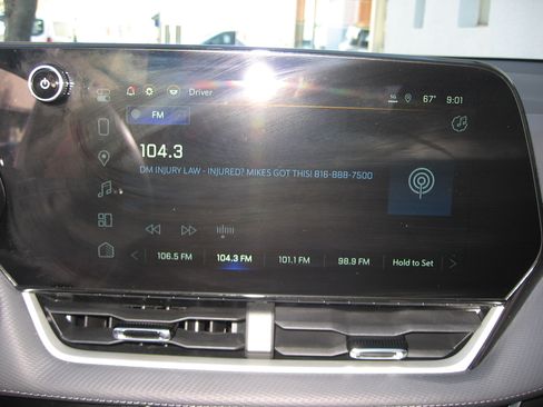 Used 2025 Chevrolet Equinox LT image 10