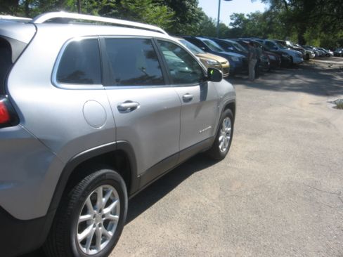 Used 2014 Jeep Cherokee Latitude image 4