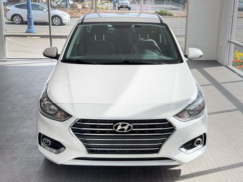 Used 2022 Hyundai Accent SEL image 2