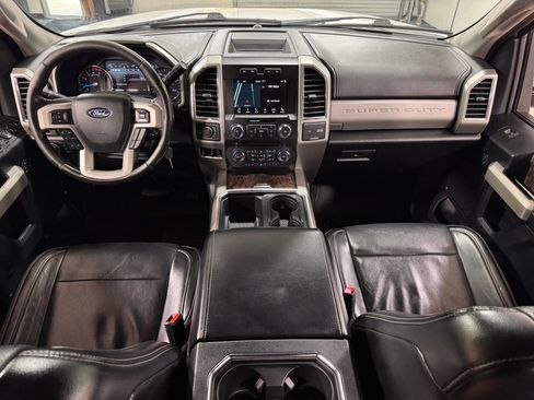 Used 2018 Ford F250 Lariat image 24
