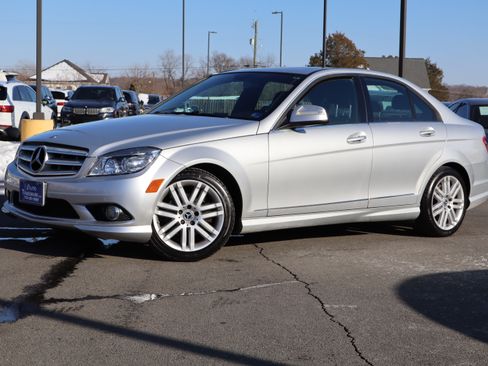 Used 2009 Mercedes-Benz C 300 image 2