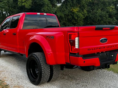 Used 2017 Ford F350 4x4 Crew Cab DRW Super Duty image 8