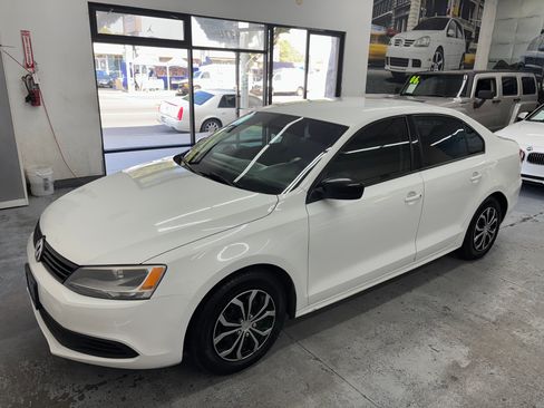 Used 2014 Volkswagen Jetta S image 10