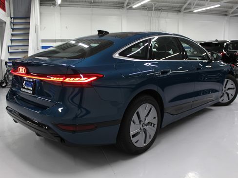 Used 2025 Audi A6 e-tron Premium image 5