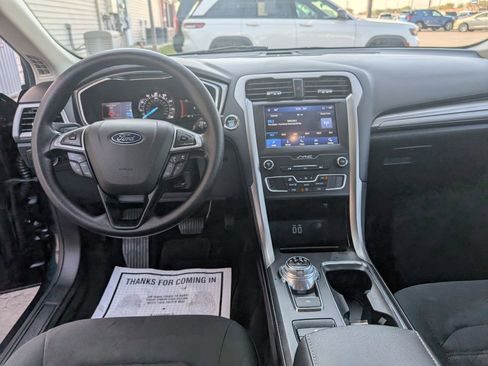 Used 2020 Ford Fusion SE image 7