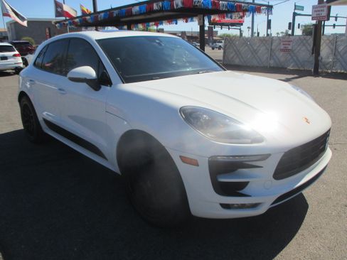 Used 2017 Porsche Macan GTS Sport Utility 4D AWD/4WD image 16