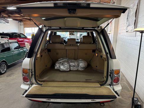 Used 2004 Land Rover Range Rover HSE image 28