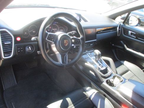 Used 2019 Porsche Cayenne image 12