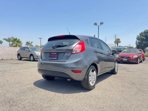 Used 2015 Ford Fiesta SE Hatchback FWD image 8