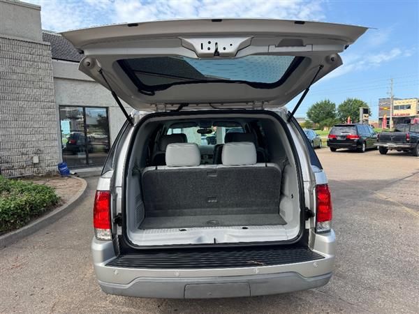 Used 2005 Lincoln Aviator Luxury RWD image 3