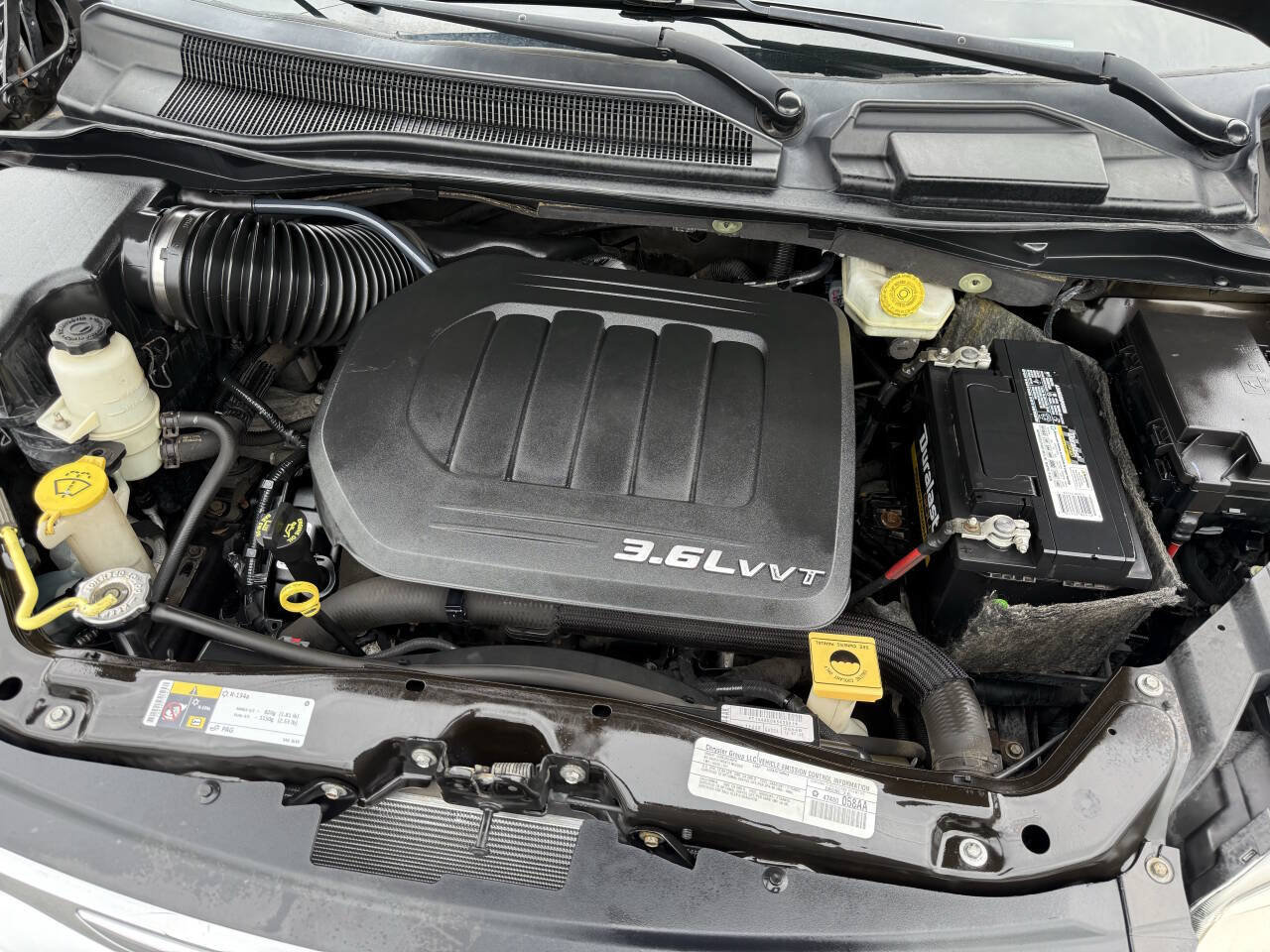 Used 2014 Chrysler Town & Country Touring FWD image 18
