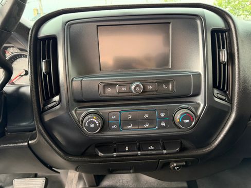 Used 2018 Chevrolet Silverado 2500 4x4 Crew Cab image 14