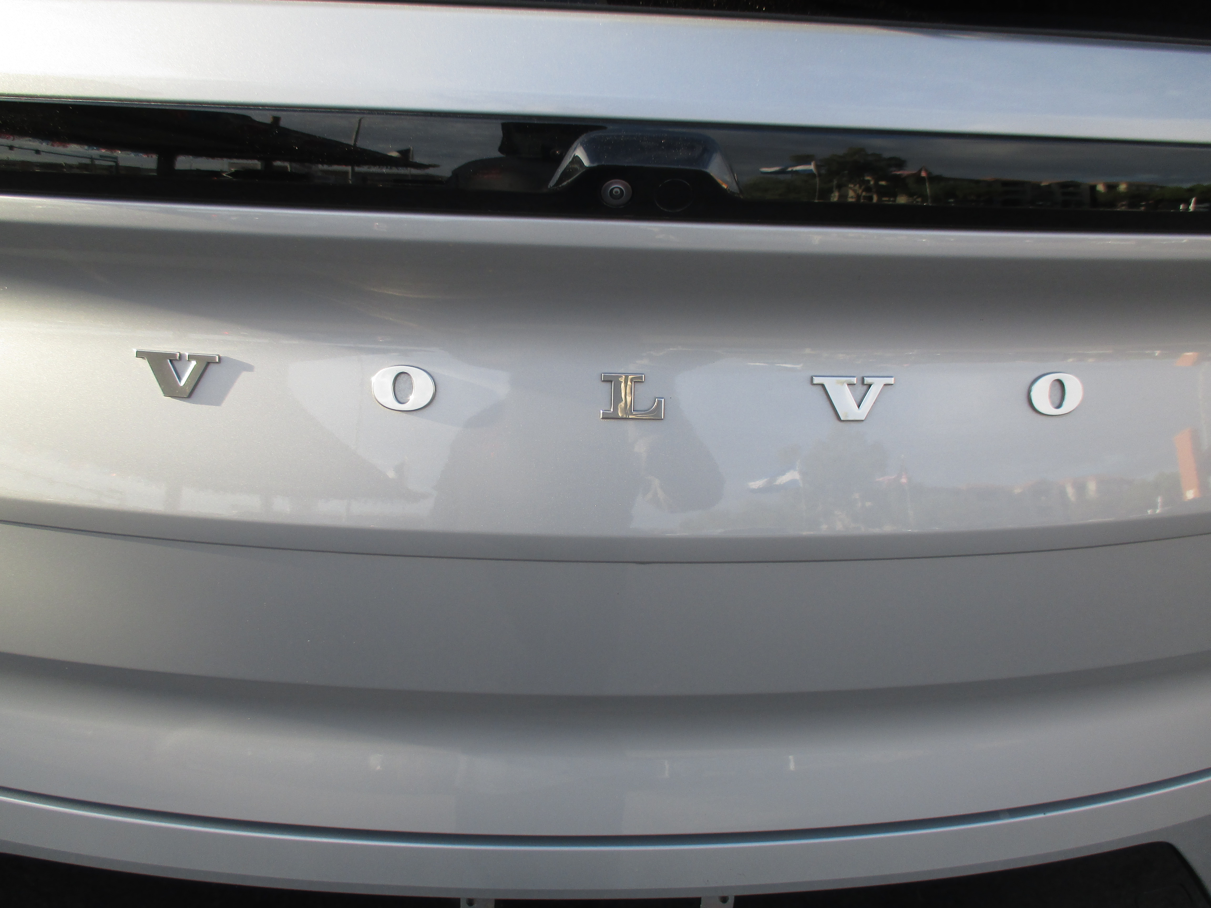 Used 2025 Volvo EX90 AWD Plus 7-Passenger image 19