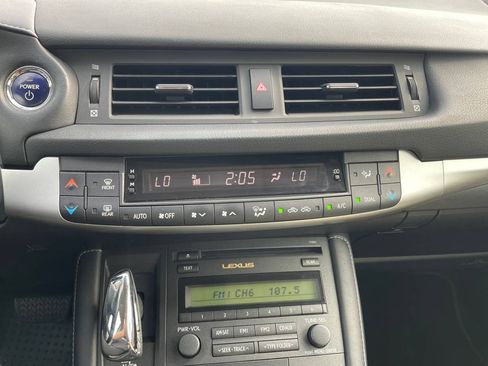 Used 2013 Lexus CT 200h Premium image 15