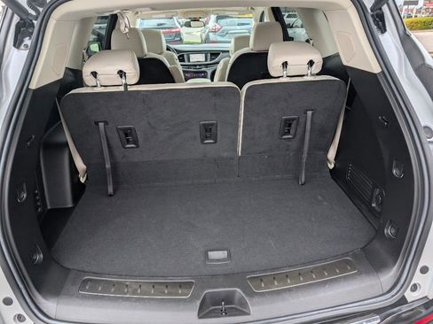 Used 2023 Buick Enclave Essence image 19