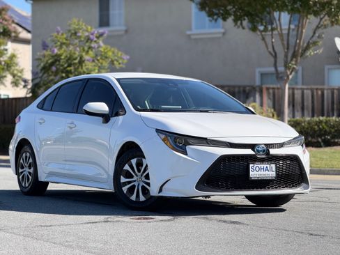 Used 2021 Toyota Corolla LE Hybrid Sedan FWD image 6