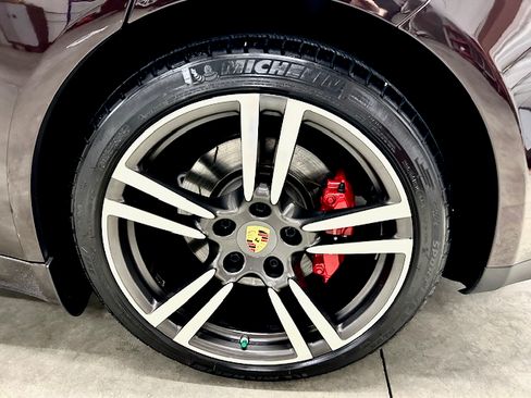 Used 2016 Porsche Panamera Exclusive Series image 28