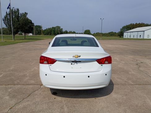 Used 2016 Chevrolet Impala Sedan FWD image 7