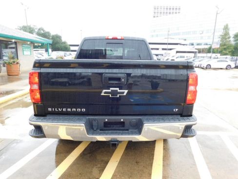 Used 2017 Chevrolet Silverado 1500 2WD Crew Cab LT image 6