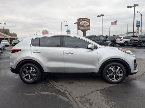 Used 2020 Kia Sportage LX image 3