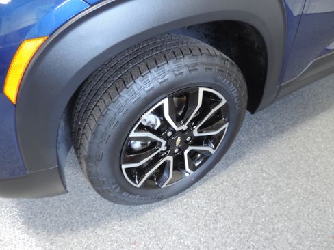 Used 2023 Chevrolet TrailBlazer AWD ACTIV image 16