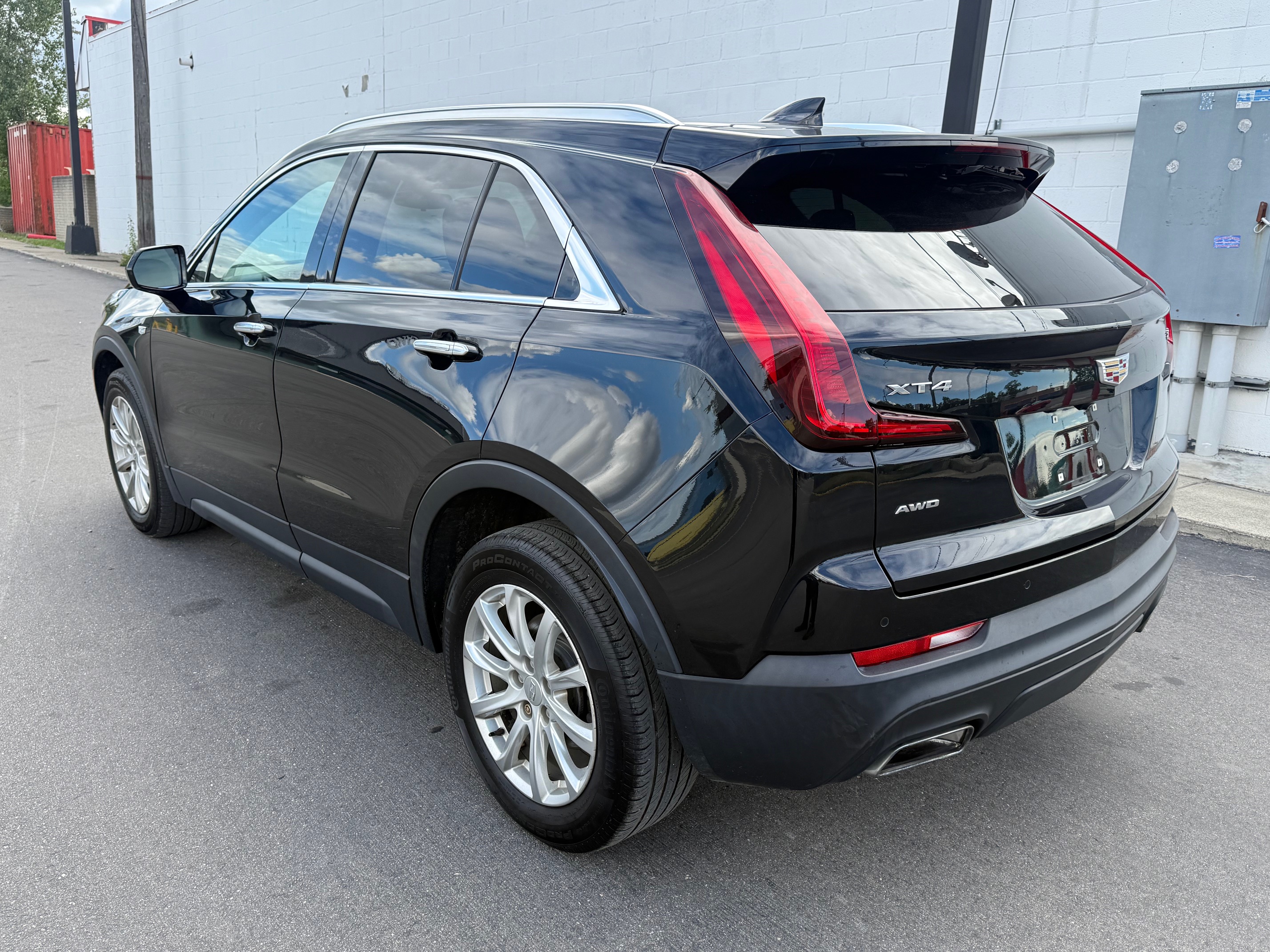 Used 2019 Cadillac XT4 AWD Premium Luxury image 4