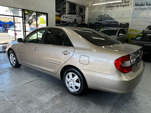 Used 2002 Toyota Camry LE image 4