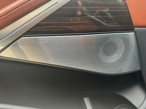 Used 2021 BMW X7 M50i image 17