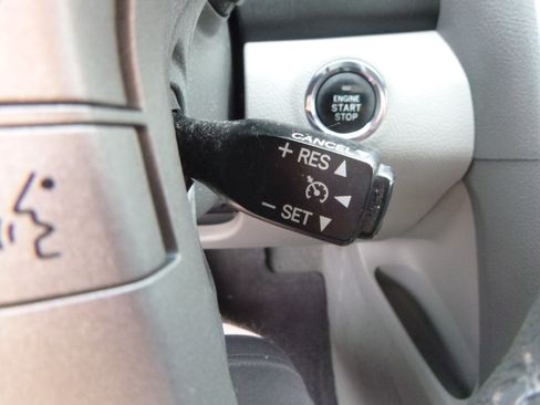 Used 2011 Toyota Camry XLE image 29