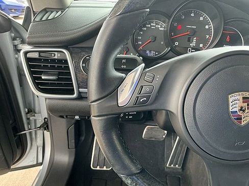 Used 2016 Porsche Panamera 4 Platinum Edition image 20