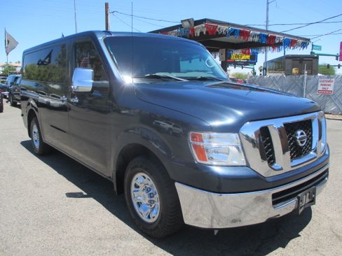 Used 2016 Nissan NV 3500 SV Passenger RWD image 14